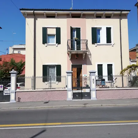 La Maison Di Luca Panzió 4*