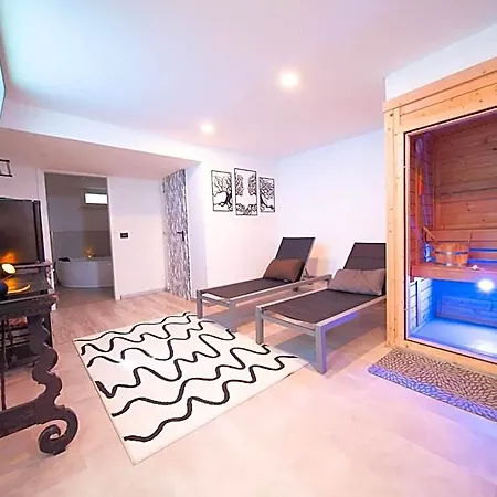 Bed & Breakfast La Maison Di Luca 4*