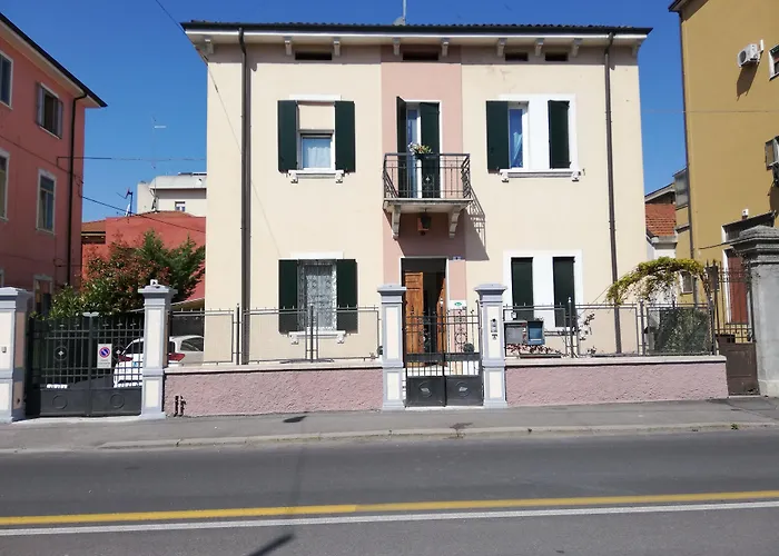 La Maison Di Luca Couette-café 4*